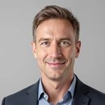 Claire Donovan, Online Slots & Casino Reviewer